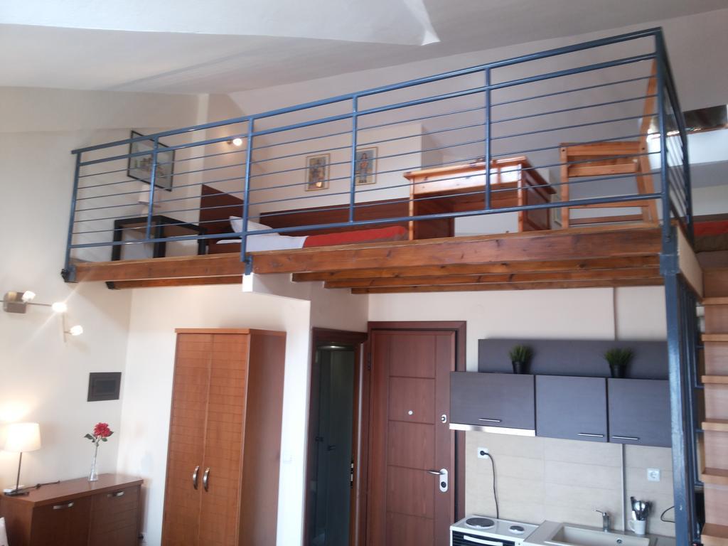 Kripis Studio Thessaloniki Room photo